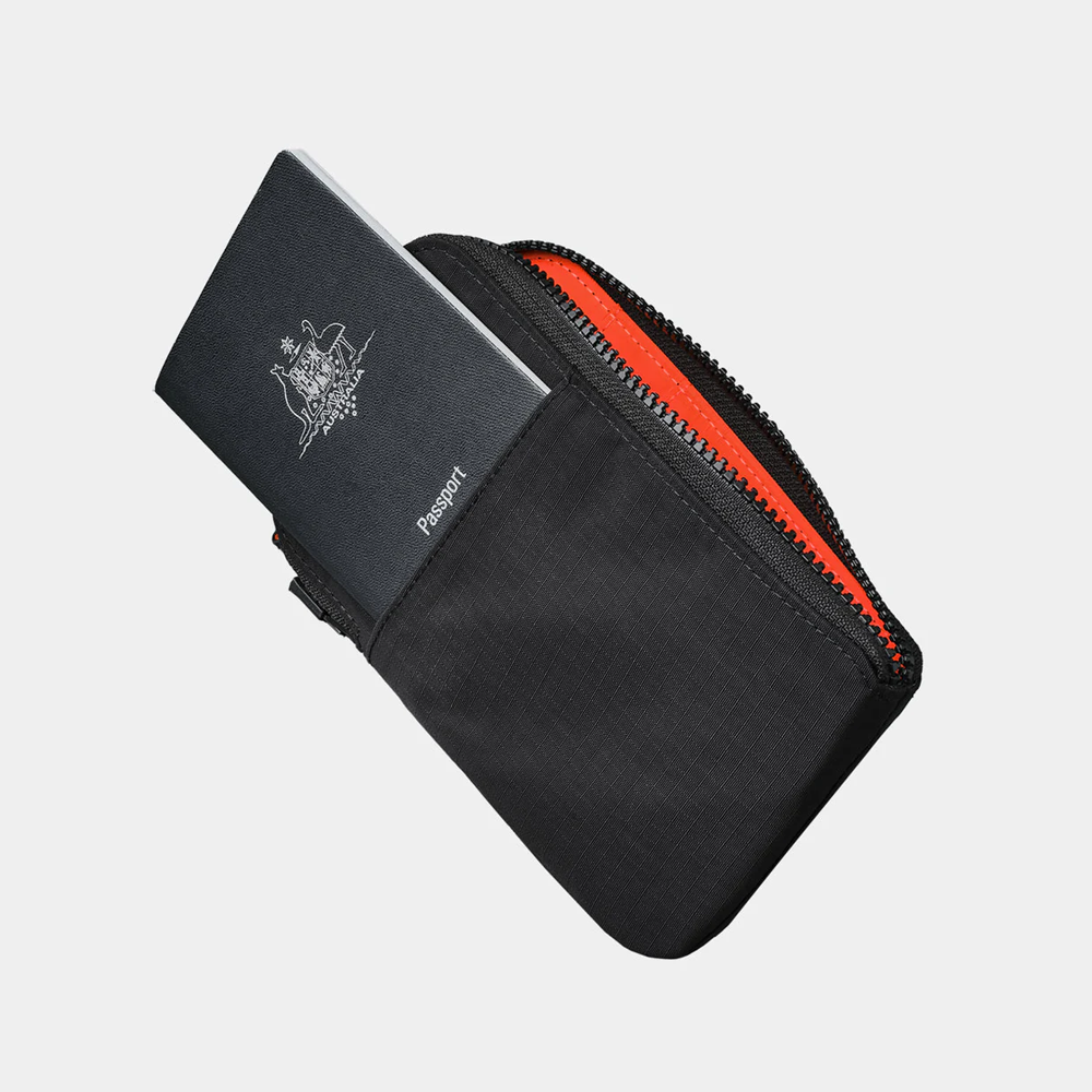 Alpaka Zip Travel Wallet