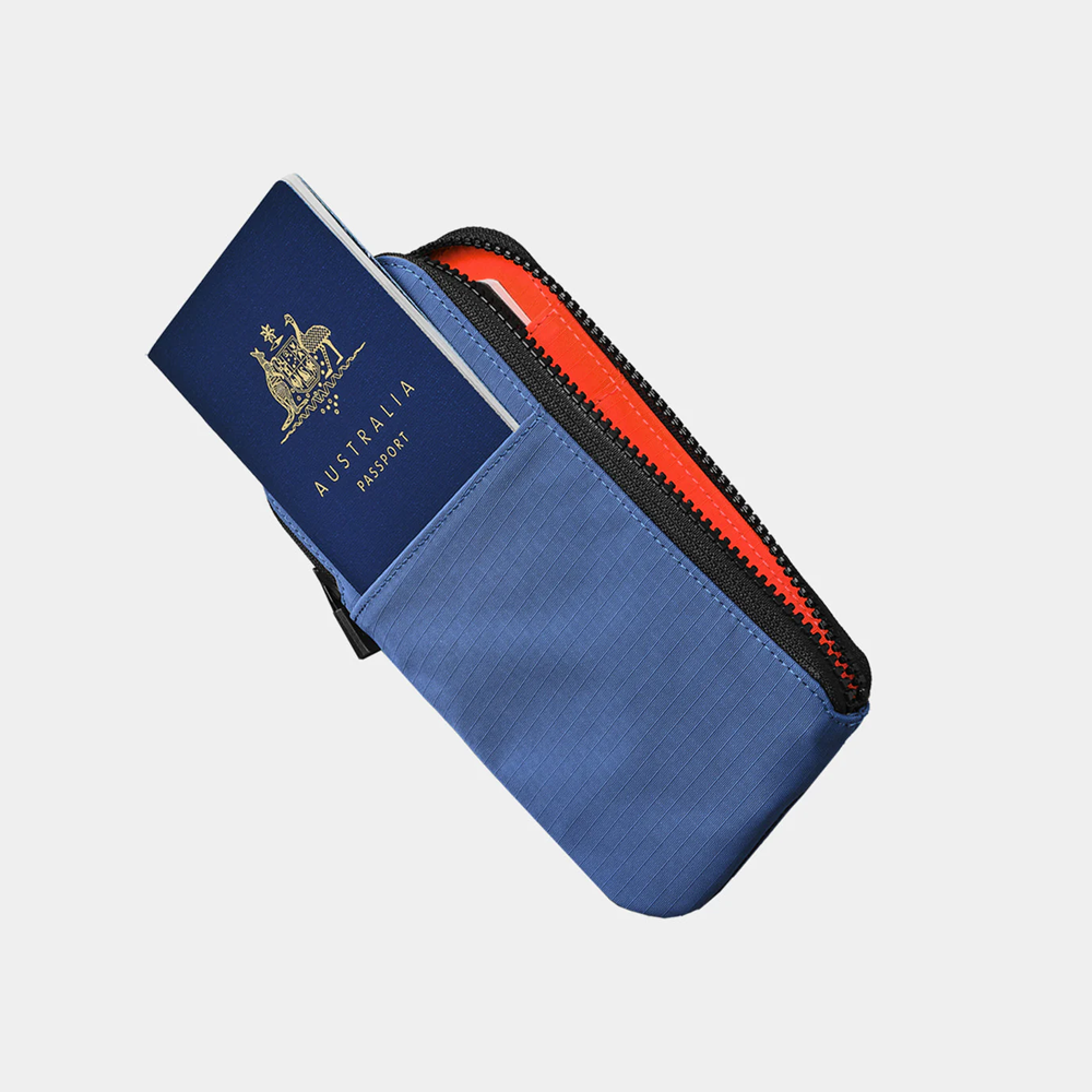 Alpaka Zip Travel Wallet