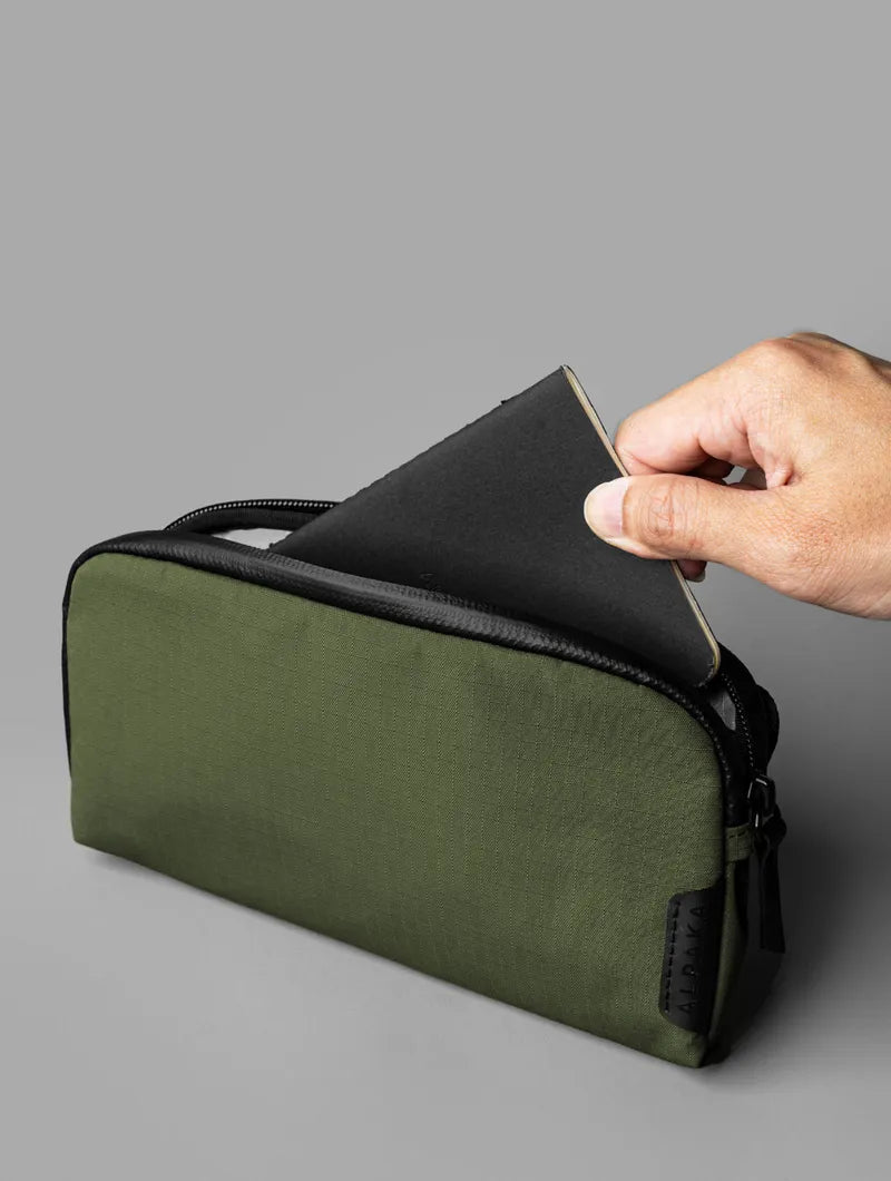 Alpaka Flight Pouch