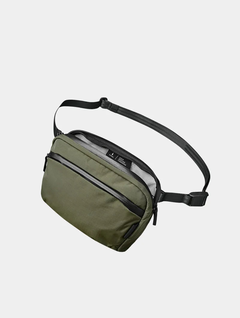 Alpaka Flight Sling 2L