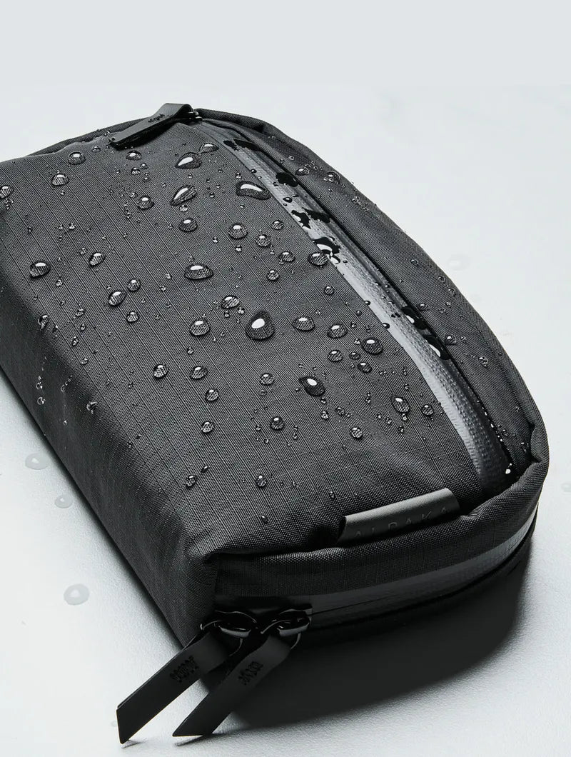 Alpaka Toiletry Bag