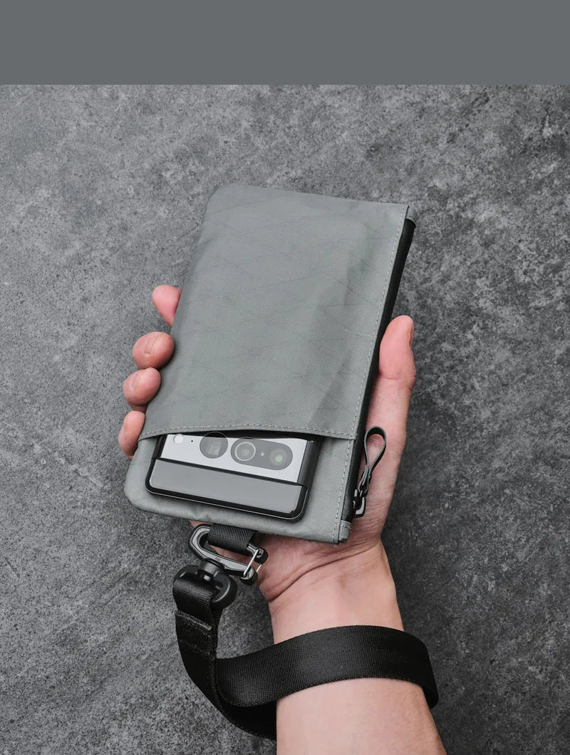 Alpaka Zip Clutch