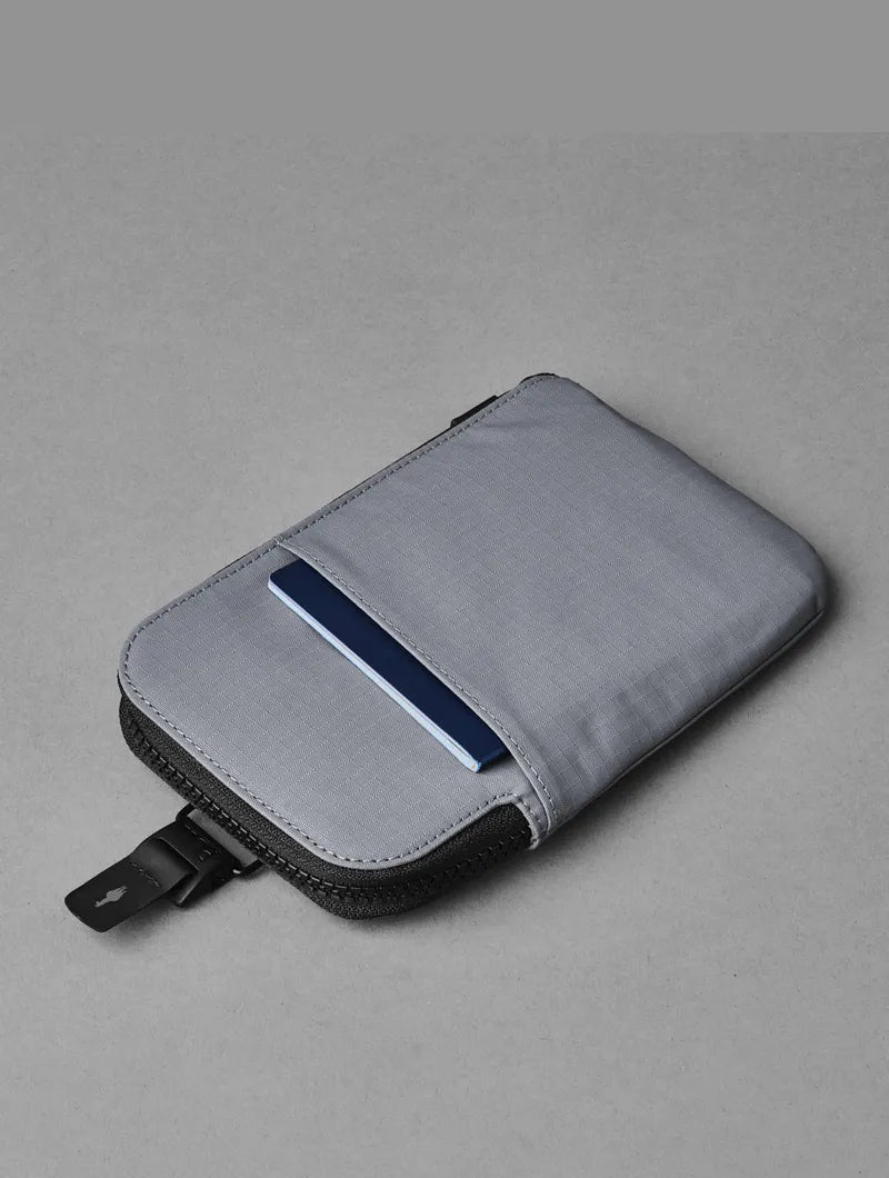 Alpaka Zip Travel Wallet