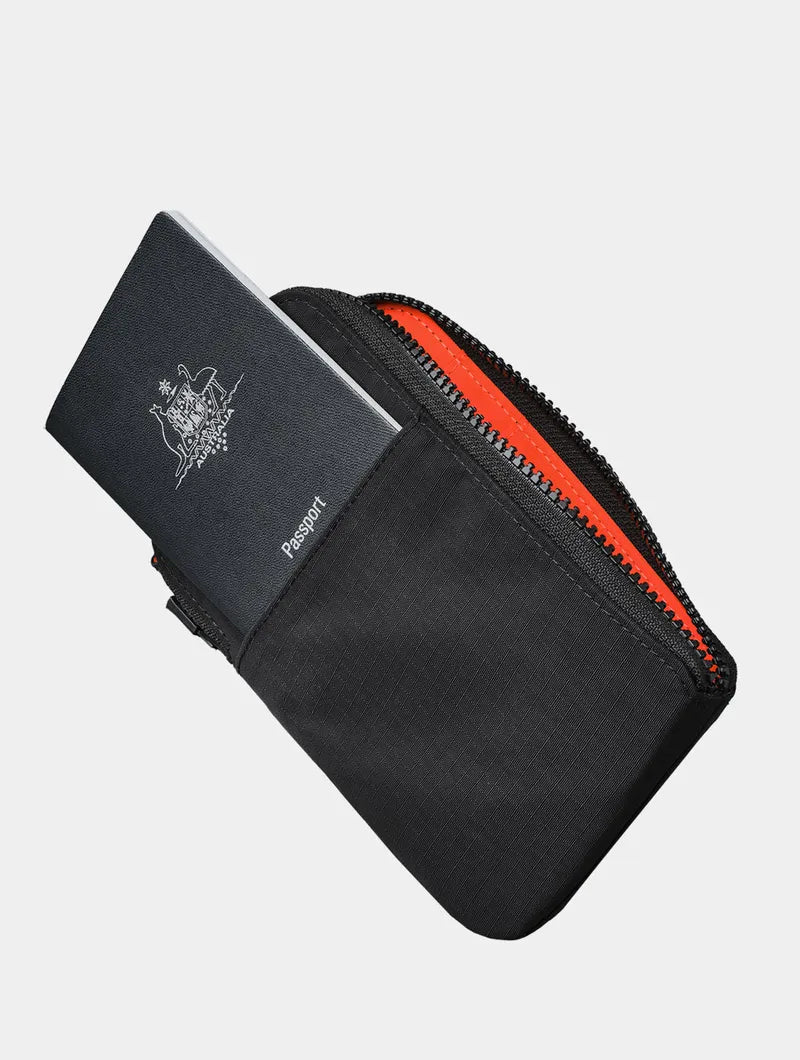 Alpaka Zip Travel Wallet