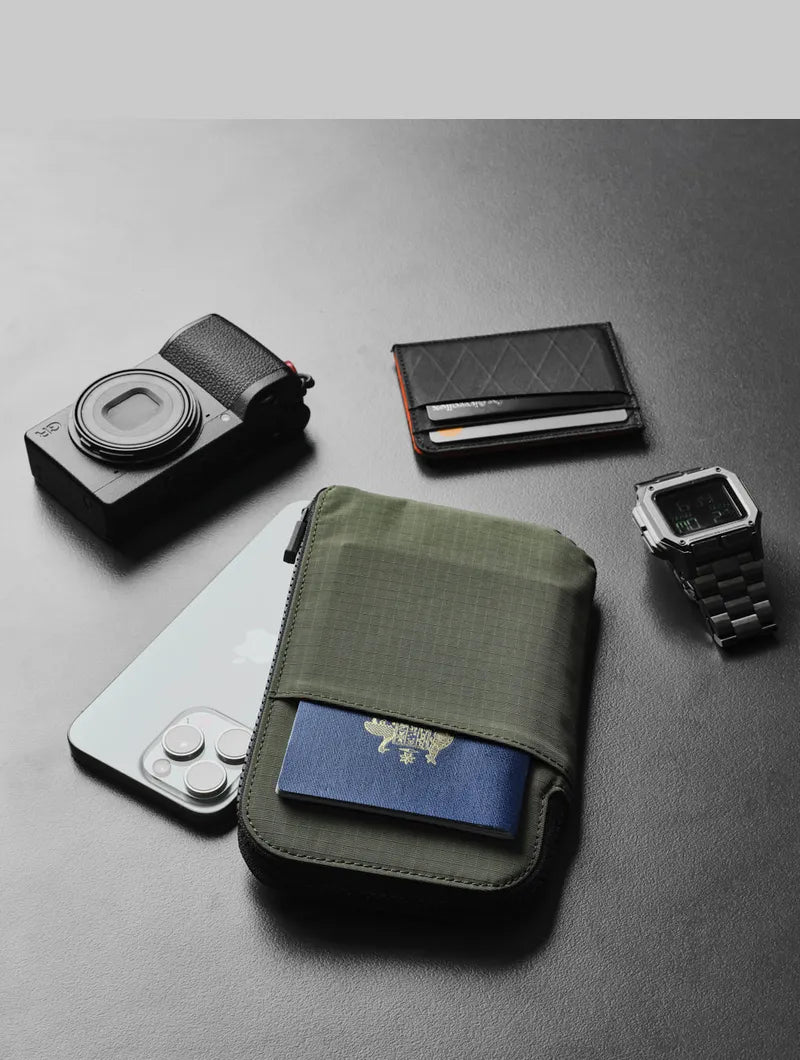 Alpaka Zip Travel Wallet