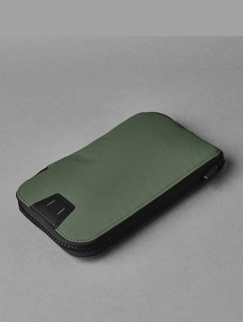 Alpaka Zip Travel Wallet