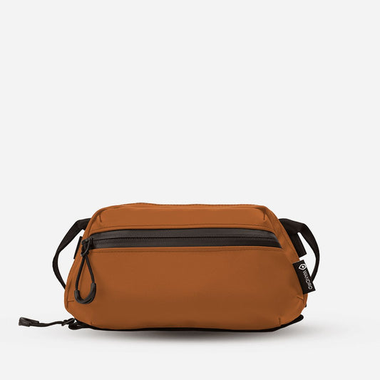 Wandrd Tech Bag Medium  - Sedona Orange